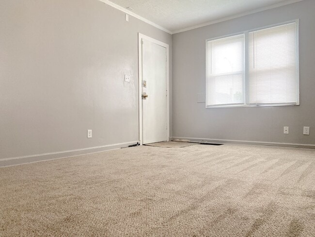 Building Photo - 1 bed 1 bath $795 Section 8 OK