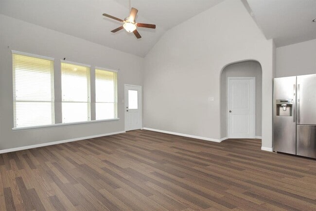 Building Photo - 3574 Paganini Pl