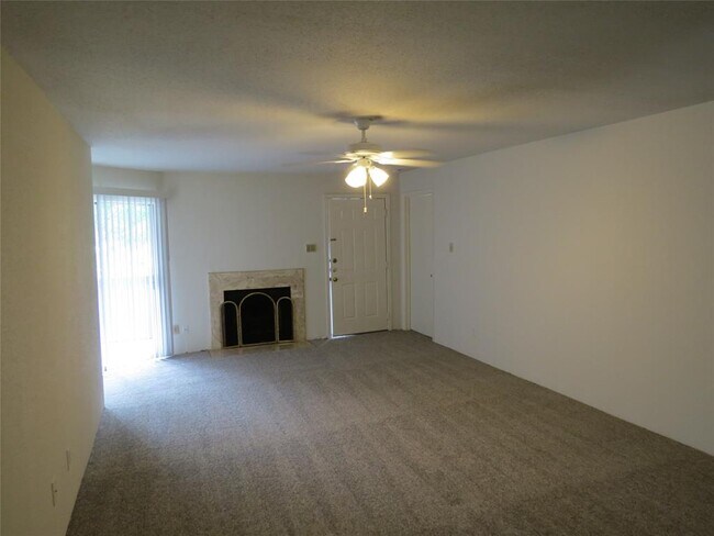 Foto del edificio - 9797 Leawood Blvd
