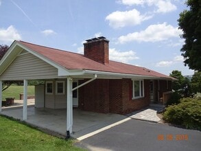 Building Photo - 1408 Jennelle Rd