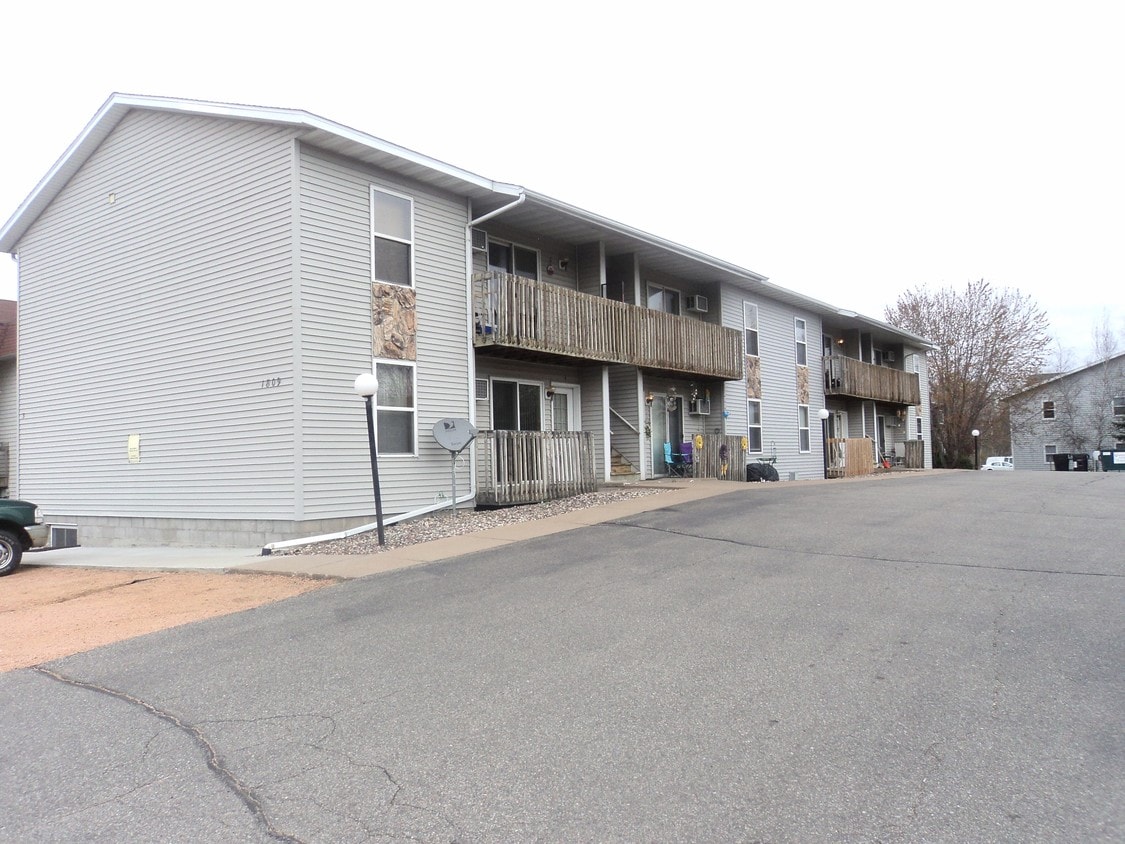 1809 N 11th Ave, Wausau, WI 54401 Apartments in Wausau, WI