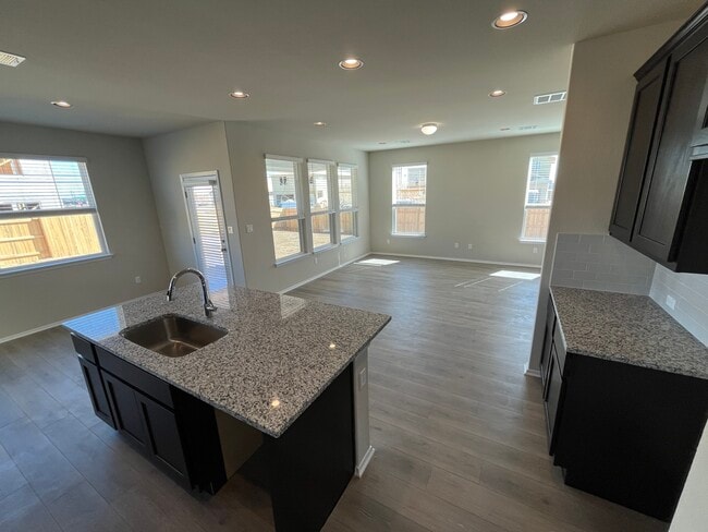 Building Photo - 108 Living Reef Dr