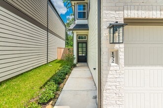 Building Photo - 152 Red Cascade Trl