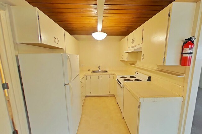 Foto del edificio - 1 Bedroom Apartment ~ Close to Campus ~ Ca...