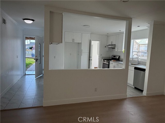 Foto del edificio - 8961 Emerald Ave