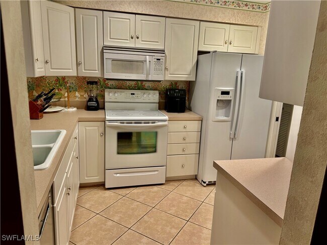 Foto del edificio - 4187 Lakewood Blvd