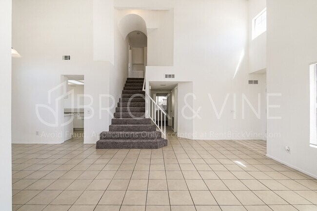 Foto del edificio - 565 Ivesbrook Street