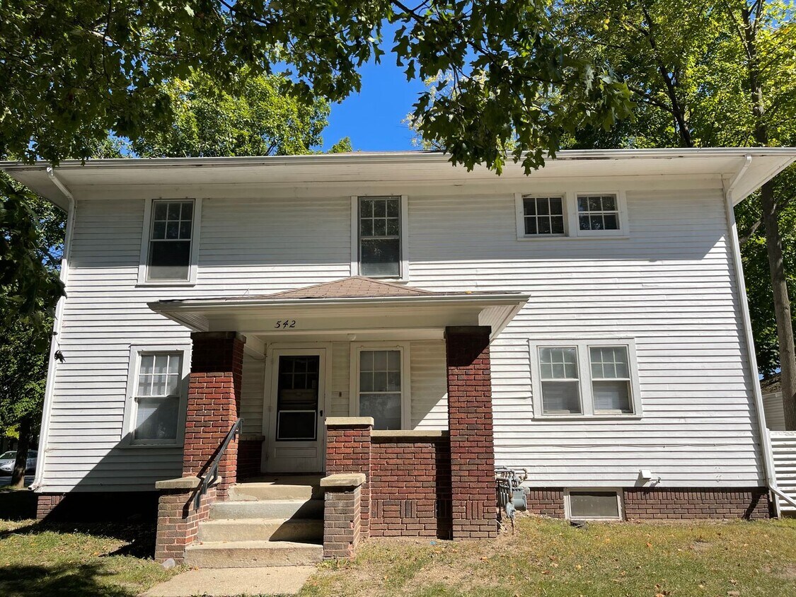 Building Photo - 419 W Stadium Ave