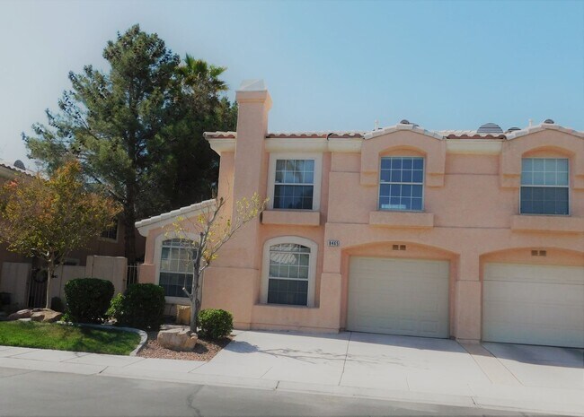 Building Photo - Charming 3 bed  Townhouse - Durango & Chey...