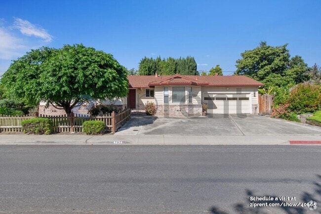 Building Photo - 792 Los Olivos Dr