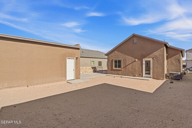 Foto del edificio - 14325 Bill Lazor Pkwy
