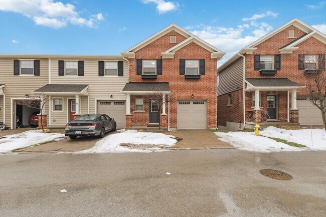 Photo du bâtiment - Modern End-Unit Townhouse for Rent – 114-3025 Singleton Ave | $2700 + Utilities | Available May 1