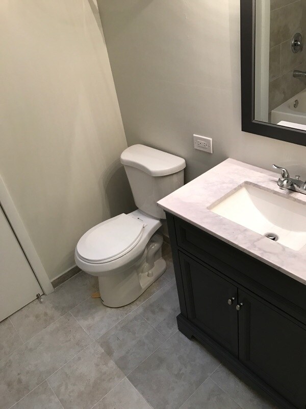 Building Photo - Spacious 3 bedroom 2 bath home