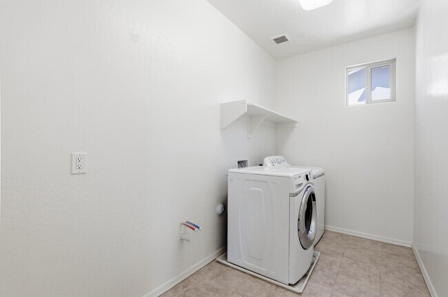 Foto del edificio - 2263 S Henry Ln