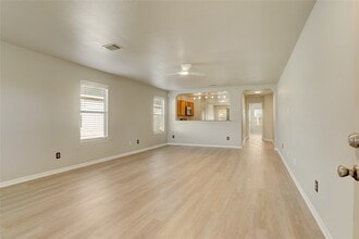 Building Photo - 822 Crabapple Way