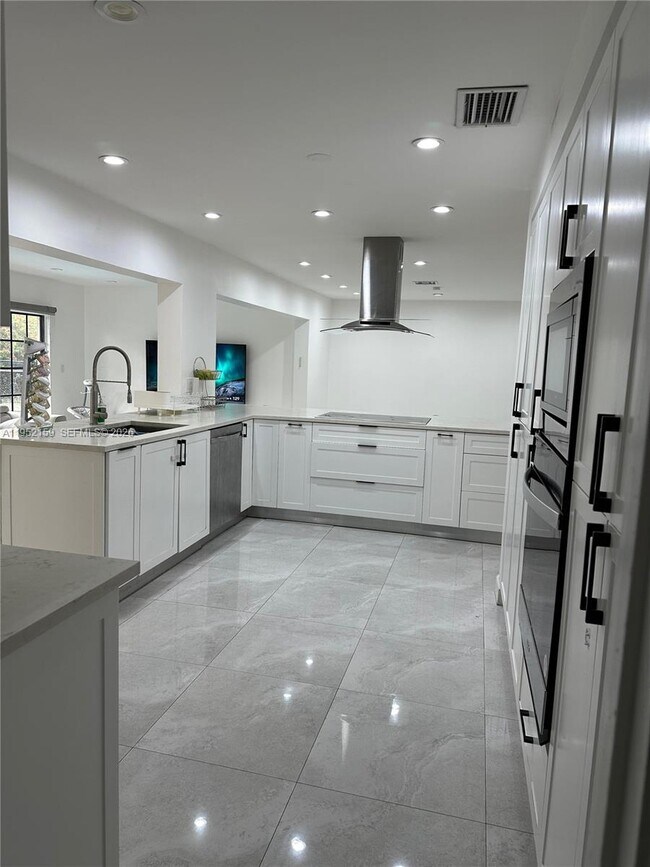 Foto del edificio - 10153 SW 51st St