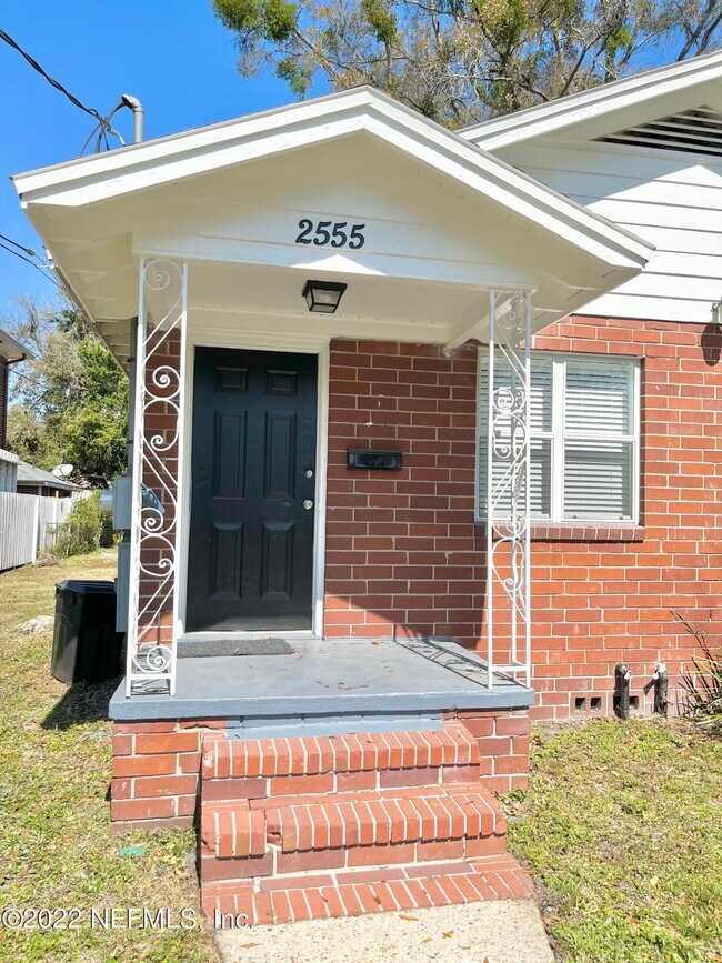 Foto del edificio - 2555 Myra St
