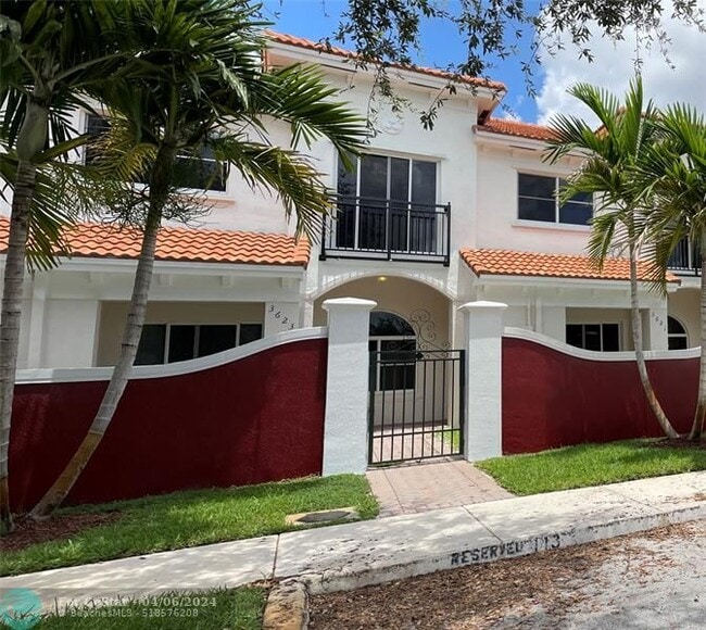 Building Photo - 3623 NW 30th Ct
