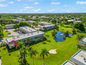 Building Photo - 18081 SE Country Club Dr