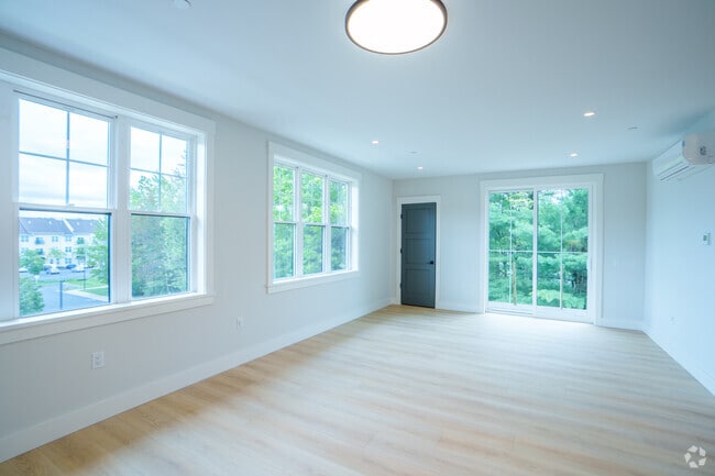 1BR, 1BA - 869SF - Living Room - 100 Plank
