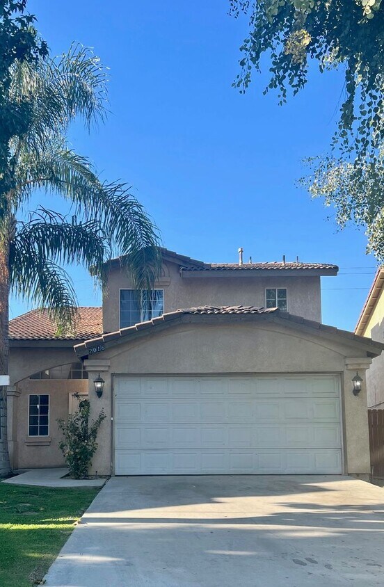 Foto principal - South Bakersfield Home