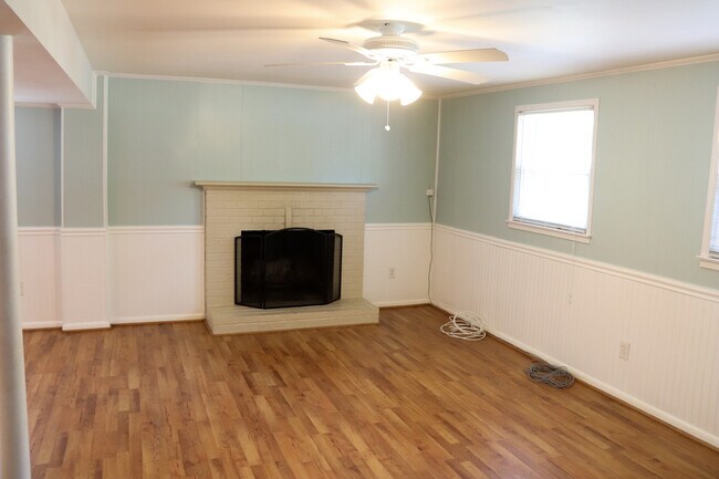 Foto del edificio - 8320 Midwood St