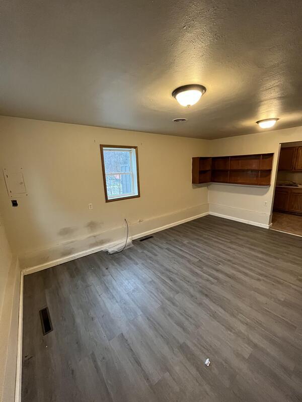 1140 Main St, Follansbee, WV 26037 Condo for Rent in Follansbee, WV