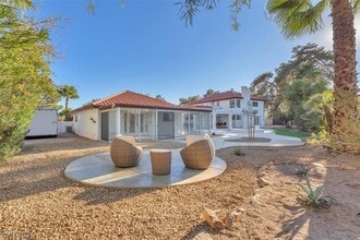 Building Photo - 2868 Vista Del Sol Ave