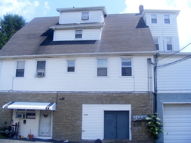 Primary Photo - 343 Smith St
