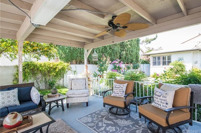 Foto del edificio - 19100 Victory Blvd