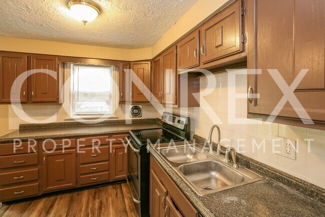 Building Photo - Lovely Spacious Four Bedroom Now Available