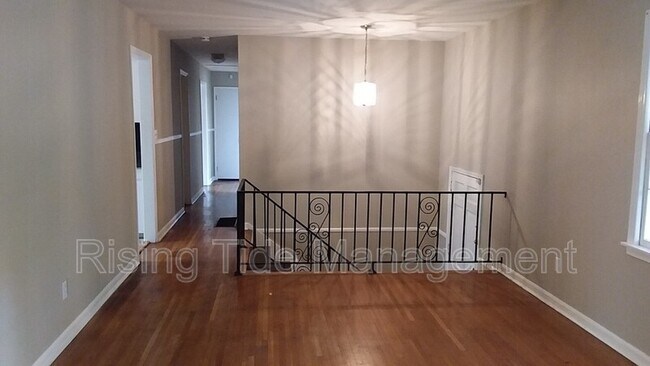 Foto del edificio - 628 16th Ave NW
