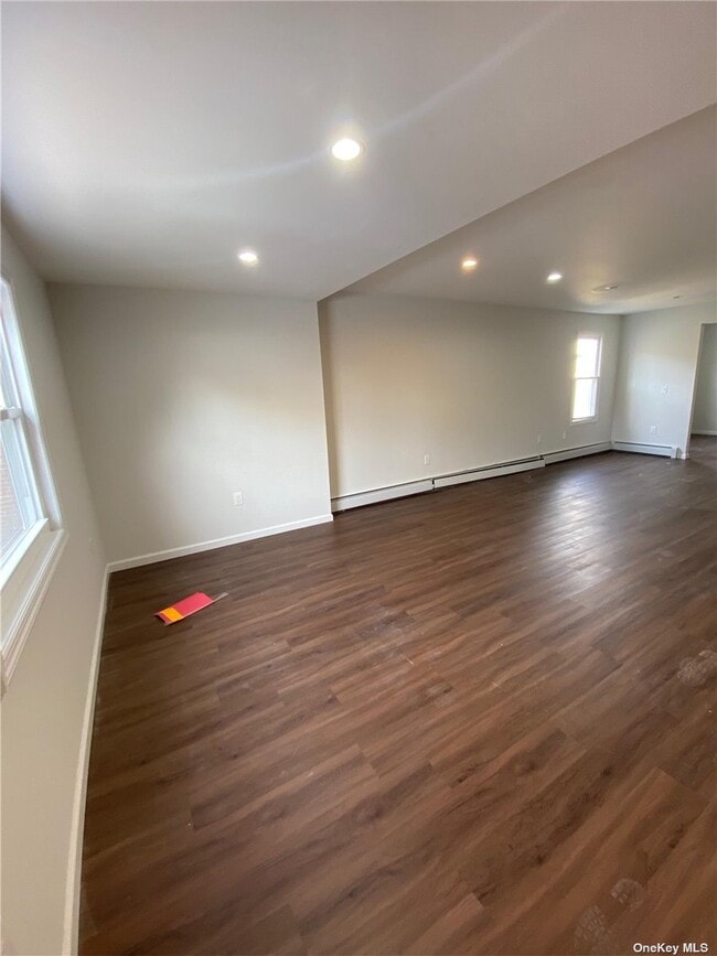 38 Lincoln Pl, Lynbrook, NY 11563 House Rental in Lynbrook, NY