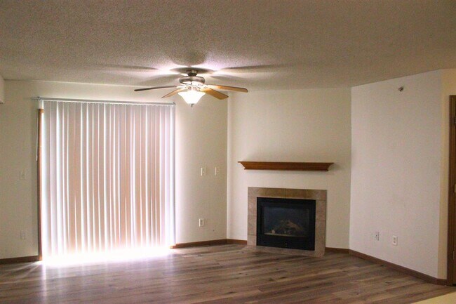 Foto del edificio - 560 Penn Ct