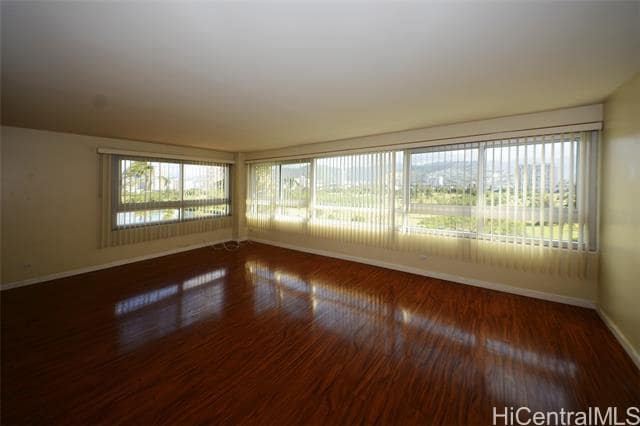 Building Photo - 2465 Ala Wai Blvd