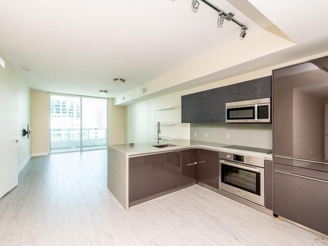 Building Photo - 1080 Brickell Ave