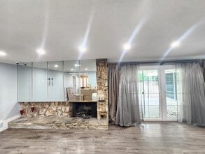 Building Photo - 11665 Babbitt Ave