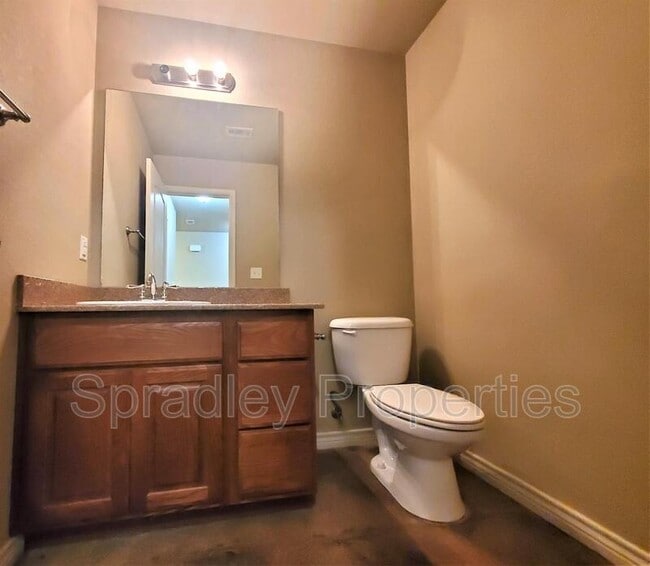 Building Photo - 4810B Deep Dr