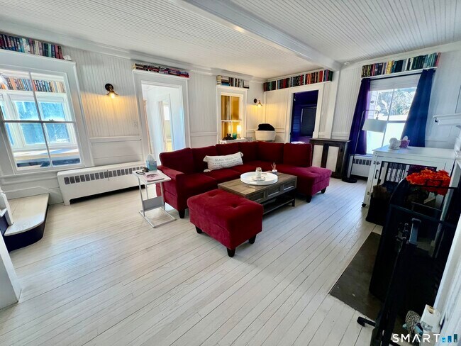 Foto del edificio - 624 Vineyard Point Rd