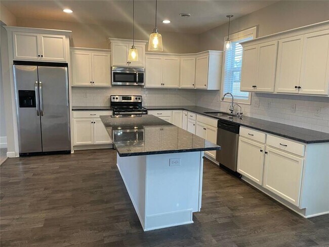 Foto del edificio - 544 Tiffany Ln