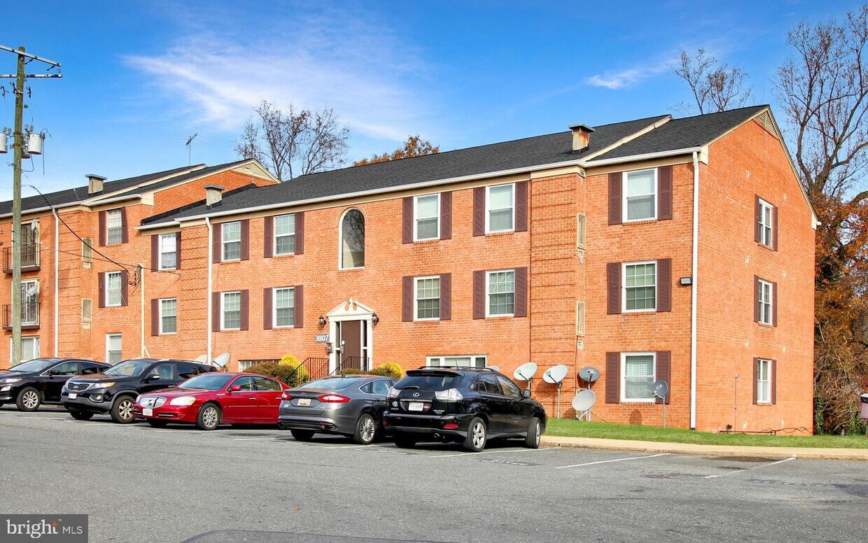 3807 Swann Rd Unit 102, SuitlandSilver Hill, MD 20746 Room for Rent