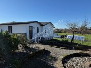 Building Photo - 2412 Magnolia Ave