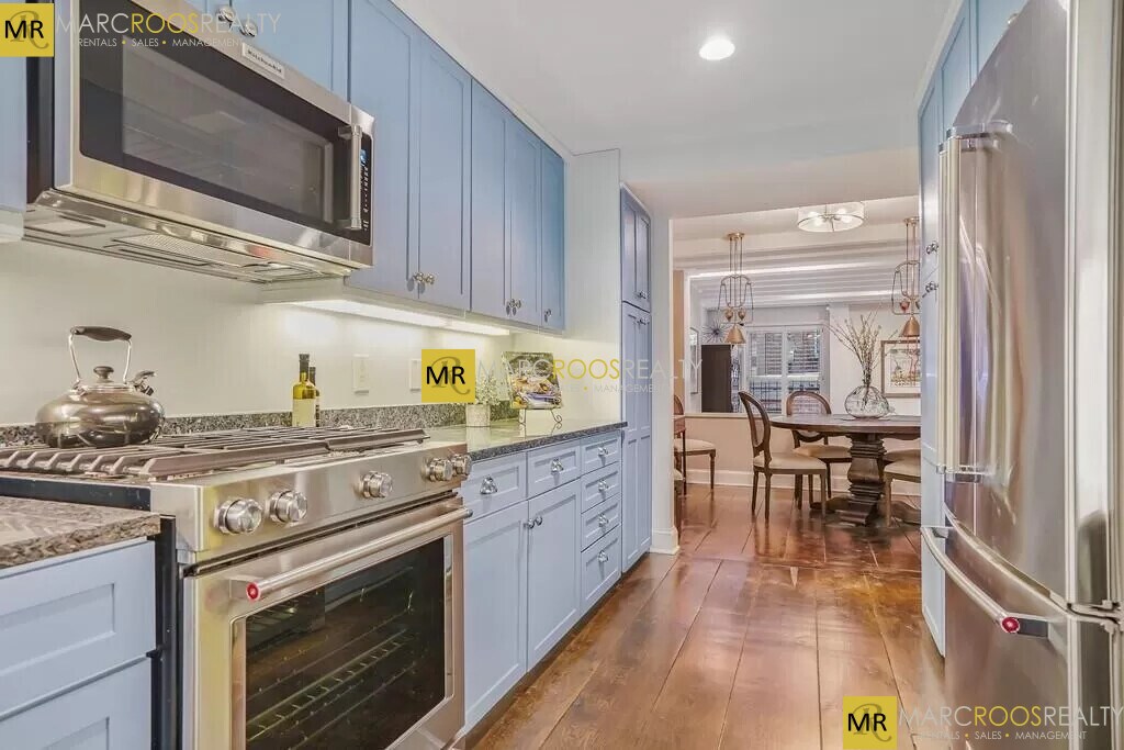 Primary Photo - 46 Beacon St