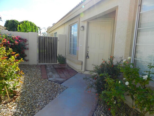 Building Photo - 13191 W Alvarado Cir