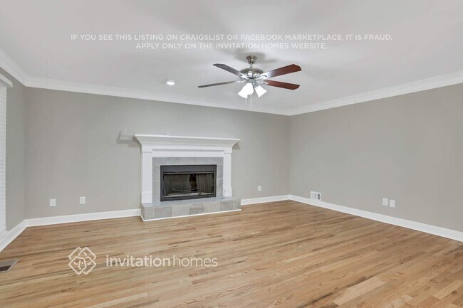 Foto del edificio - 560 Laurel Wood Ct