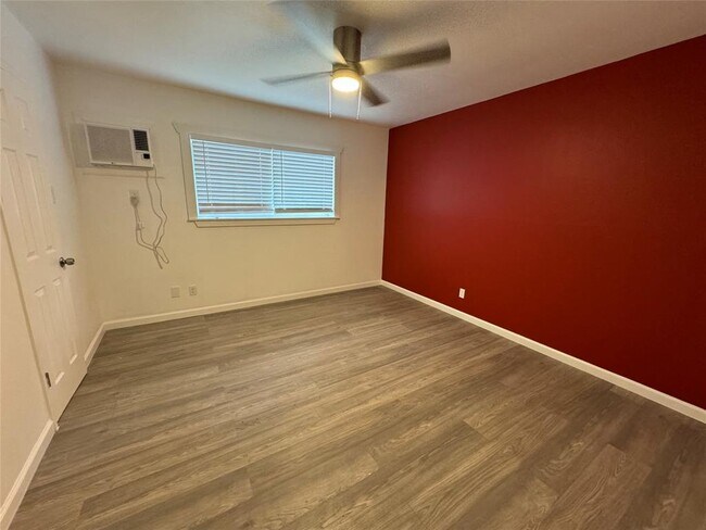 Foto del edificio - 1722 Colquitt St