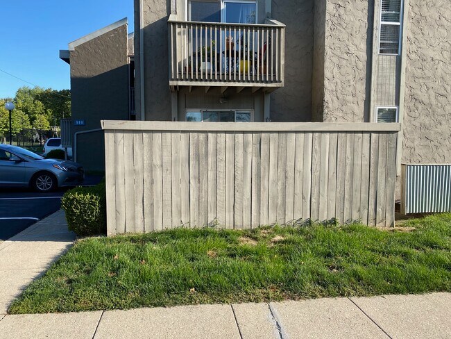 Building Photo - 910 Quay Ave