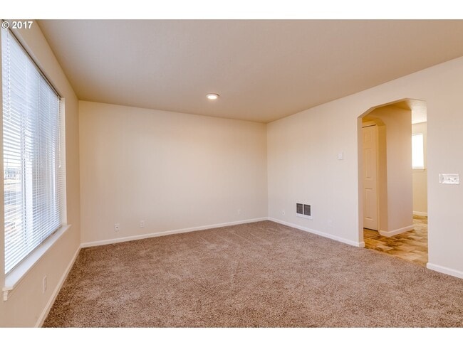 Building Photo - 1760 W 18th Ave