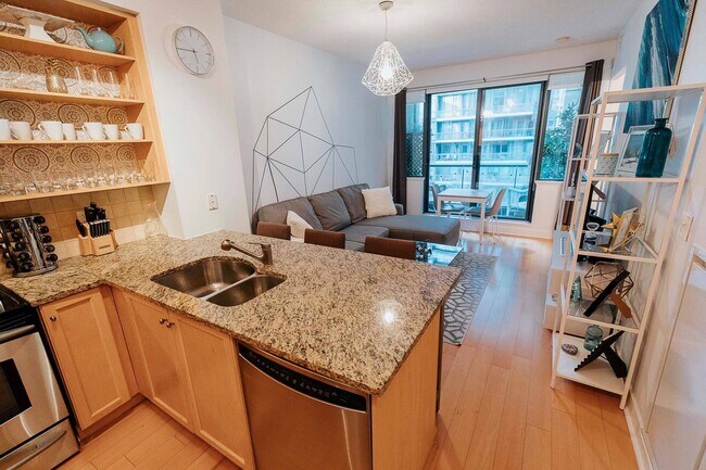 Photo du bâtiment - 438 King St W