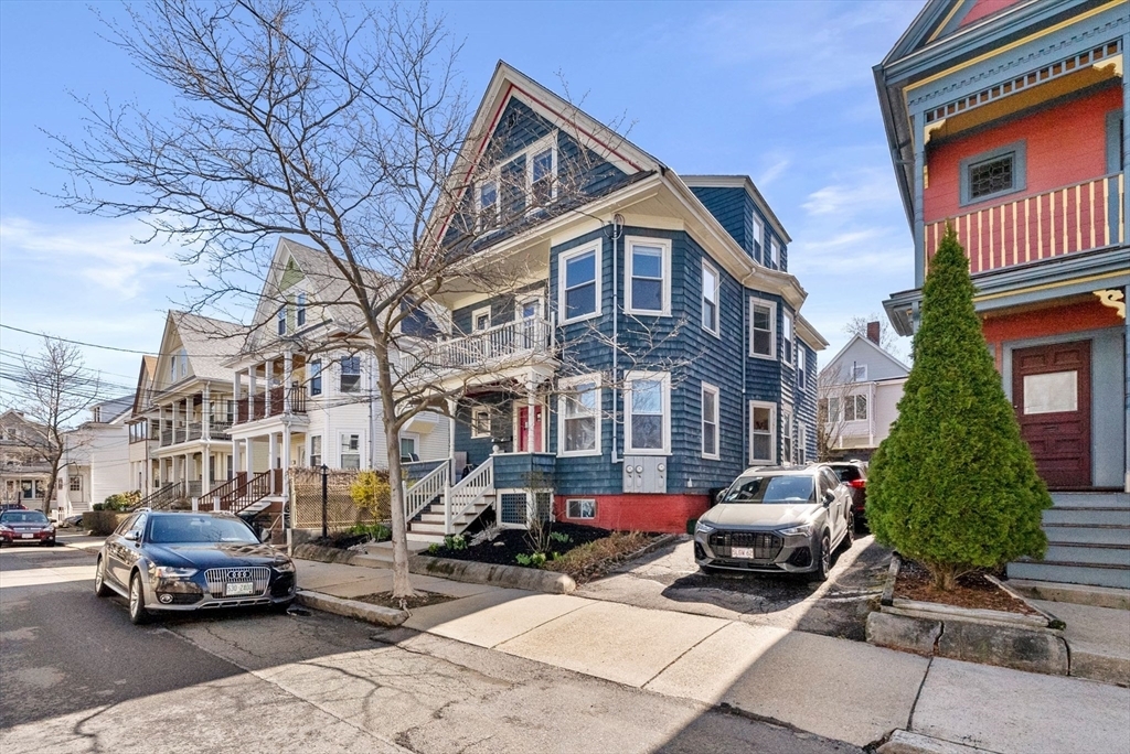 Primary Photo - 41 Burnside Ave